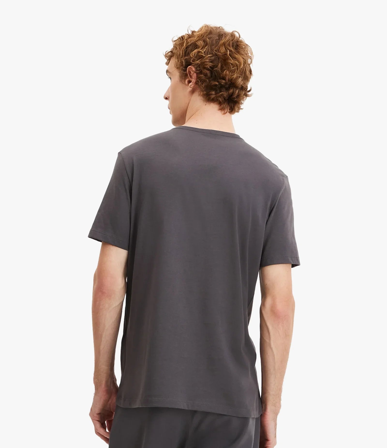 Camiseta Slim Básica – Gola Redonda Chumbo