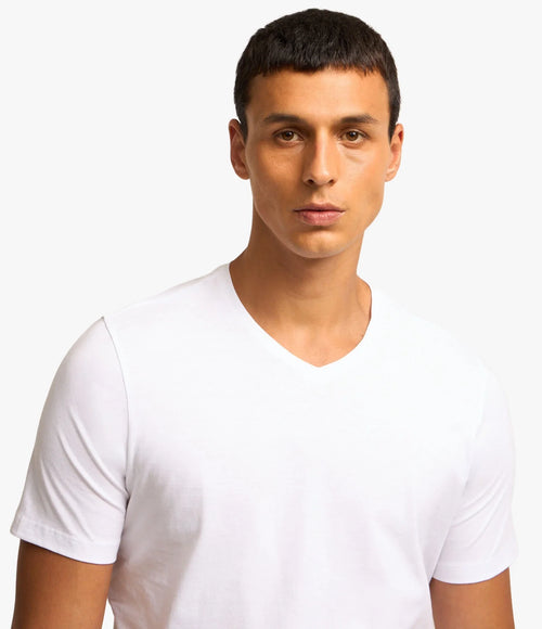 Camiseta Slim – Gola V Branco